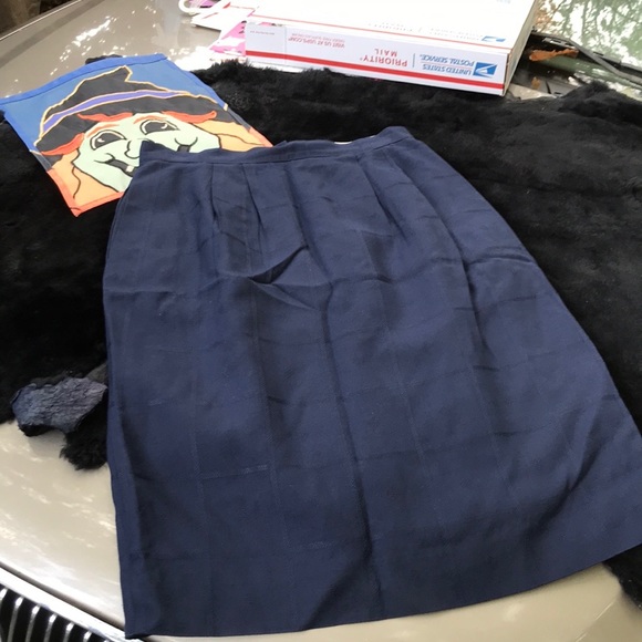 Amanda Smith Petites Navy Blue 2 pc Double Button Look Blazer Skirt Set 10 - Picture 9 of 16